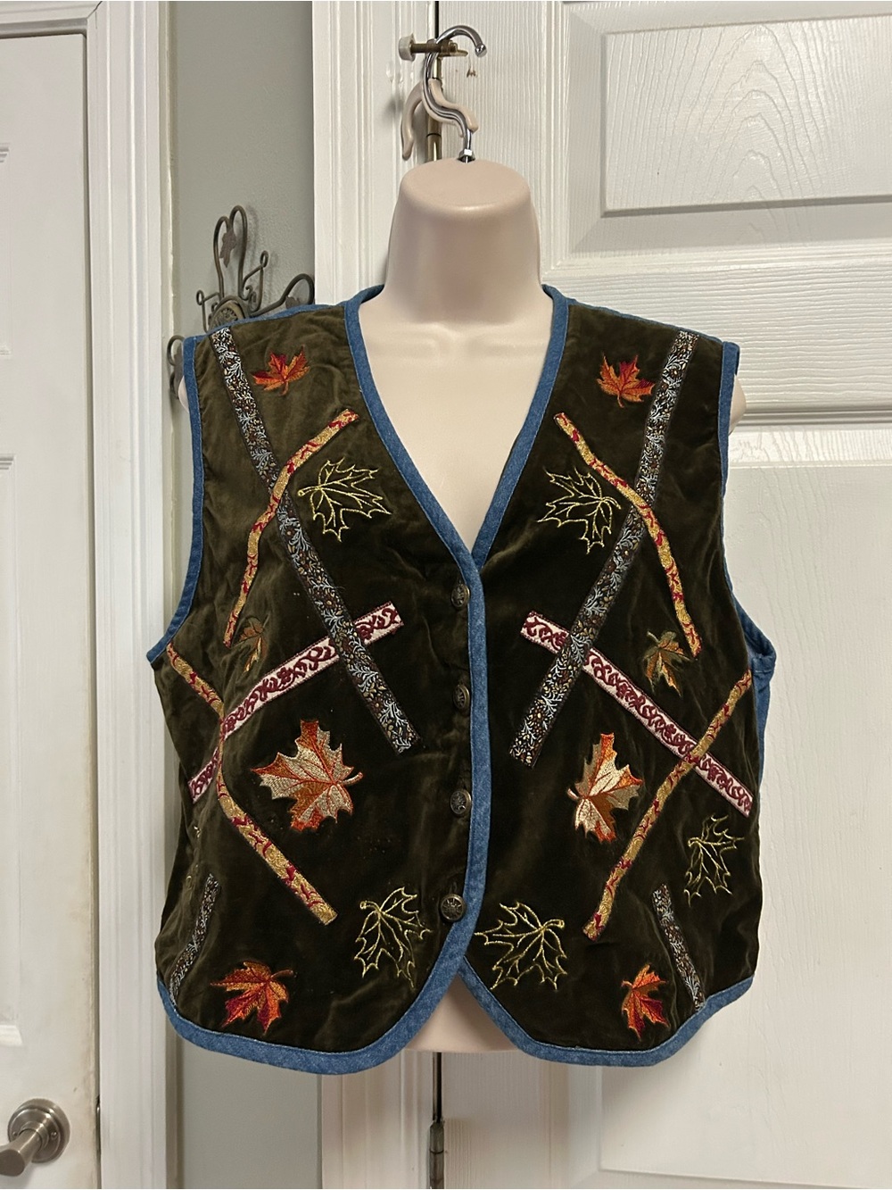 Vintage Korey City Blues Embroidered Velvet Fall Leaf Vest Granny Chic 90s Y2K